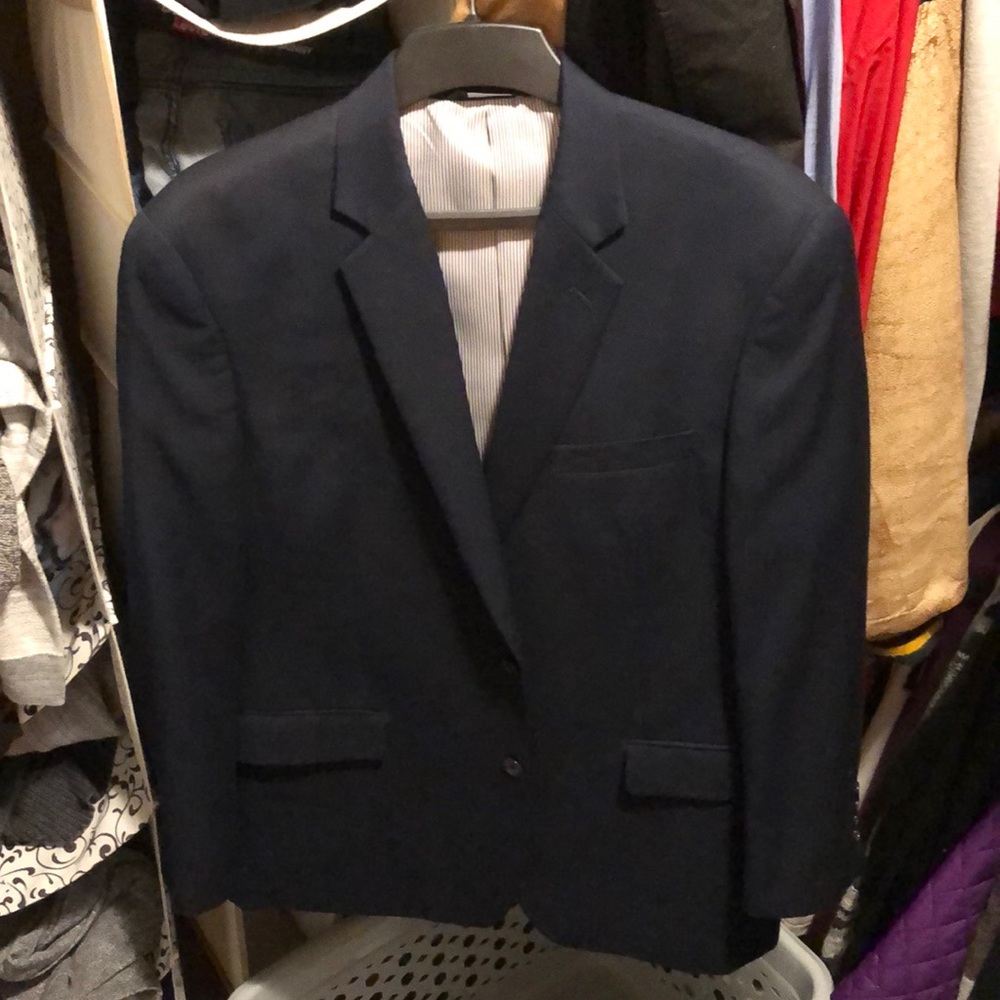 This no longer fits me. Only worn a few times!